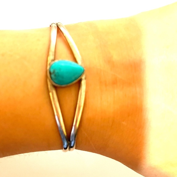 Exquisite Native American Sterling Silver Turquoise Cuff Bracelet - Signed P. Gu - Picture 3 of 10